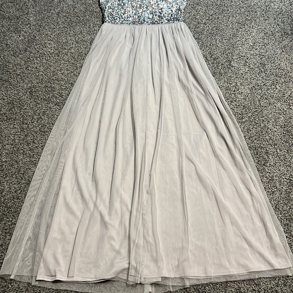 Adrianna Papell Silver/Gray Long Dress Size 2 EUC - Picture 2 of 7